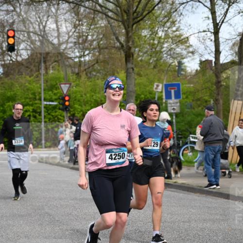 12.04.2026 - 45. Internationalen Wilhelmsburger Insellauf J. Mangold http://msf.ph/oto/9513917 12.04.2026 13:10:11 Ziel 3890, 5282, 2072, 5130, 3004, 2103, 5089, 2001, 4116, 2743, 3673, 4961, 3919, 3793, 3549, 5646, 5287, 4910, 4278, 4935, 2129, 2982, 2121, 2289, 4250, 5612, 3338, 5704, 4578, 4579, 4356, 3445, 3446, 4562, 3654, 3269, 4552, 3285, 3288, 5444, 5443, 5830, 5259, 3407, 3948, 3949, 4540, 2315, 5494, 4909, 5004, 4969, 5762, 4769, 4798 meine-sportfotos.de