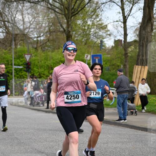 12.04.2026 - 45. Internationalen Wilhelmsburger Insellauf J. Mangold http://msf.ph/oto/9513919 12.04.2026 13:10:11 Ziel 3890, 5282, 2072, 5130, 3004, 2103, 5089, 2001, 4116, 2743, 3673, 4961, 3919, 3793, 3549, 5646, 5287, 4910, 4278, 4935, 2129, 2982, 2121, 2289, 4250, 5612, 3338, 5704, 4578, 4579, 4356, 3445, 3446, 4562, 3654, 3269, 4552, 3285, 3288, 5444, 5443, 5830, 5259, 3407, 3948, 3949, 4540, 2315, 5494, 4909, 5004, 4969, 5762, 4769, 4798 meine-sportfotos.de