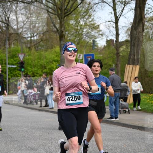 12.04.2026 - 45. Internationalen Wilhelmsburger Insellauf J. Mangold http://msf.ph/oto/9513920 12.04.2026 13:10:11 Ziel 3890, 5282, 2072, 5130, 3004, 2103, 5089, 2001, 4116, 2743, 3673, 4961, 3919, 3793, 3549, 5646, 5287, 4910, 4278, 4935, 2129, 2982, 2121, 2289, 4250, 5612, 3338, 5704, 4578, 4579, 4356, 3445, 3446, 4562, 3654, 3269, 4552, 3285, 3288, 5444, 5443, 5830, 5259, 3407, 3948, 3949, 4540, 2315, 5494, 4909, 5004, 4969, 5762, 4769, 4798 meine-sportfotos.de