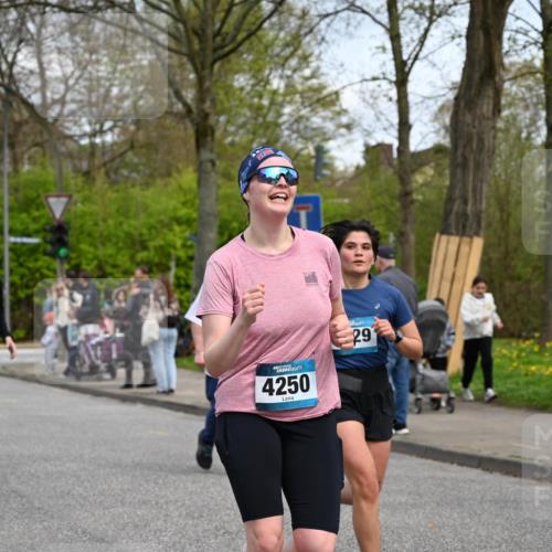 12.04.2026 - 45. Internationalen Wilhelmsburger Insellauf J. Mangold http://msf.ph/oto/9513921 12.04.2026 13:10:11 Ziel 3890, 5282, 2072, 5130, 3004, 2103, 5089, 2001, 4116, 2743, 3673, 4961, 3919, 3793, 3549, 5646, 5287, 4910, 4278, 4935, 2129, 2982, 2121, 2289, 4250, 5612, 3338, 5704, 4578, 4579, 4356, 3445, 3446, 4562, 3654, 3269, 4552, 3285, 3288, 5444, 5443, 5830, 5259, 3407, 3948, 3949, 4540, 2315, 5494, 4909, 5004, 4969, 5762, 4769, 4798 meine-sportfotos.de