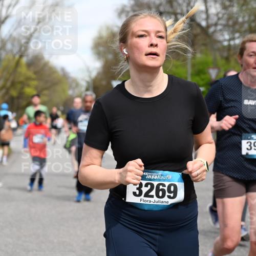 12.04.2026 - 45. Internationalen Wilhelmsburger Insellauf J. Mangold http://msf.ph/oto/9514017 12.04.2026 13:10:25 Ziel 5646, 5287, 4910, 4278, 4935, 2129, 2982, 2121, 2289, 4250, 5612, 3338, 5704, 4578, 4579, 4356, 3445, 3446, 4562, 3654, 3269, 4552, 3285, 3288, 5444, 5443, 5830, 5259, 3407, 3407, 3948, 3949, 4540, 2315, 5494, 4909, 5004, 4969, 5762, 4769, 4798, 4134, 4799, 5681, 5681, 2897, 3462, 5160, 5768, 3243, 4916, 5161, 3211, 5584, 4770, 5246, 2926, 2927 meine-sportfotos.de