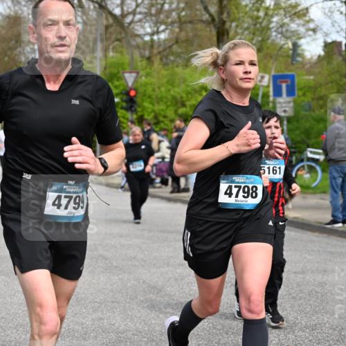 12.04.2026 - 45. Internationalen Wilhelmsburger Insellauf J. Mangold http://msf.ph/oto/9514067 12.04.2026 13:10:35 Ziel 4250, 5612, 3338, 5704, 4578, 4579, 4356, 3445, 3446, 4562, 3654, 3269, 4552, 3285, 3288, 5444, 5443, 5830, 5259, 3407, 3948, 3949, 4540, 2315, 5494, 4909, 5004, 4969, 5762, 4769, 4798, 4769, 4798, 4134, 4799, 5681, 2897, 3462, 5160, 5768, 3243, 4916, 5161, 3211, 5584, 4770, 5246, 2926, 2927, 5195, 4692, 5417, 5199, 2889, 2714, 4216, 4895, 3932, 2114, 2519, 2113 meine-sportfotos.de