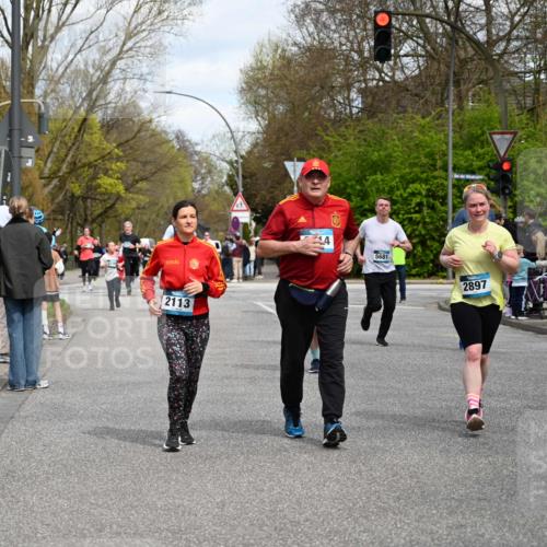 12.04.2026 - 45. Internationalen Wilhelmsburger Insellauf J. Mangold http://msf.ph/oto/9514075 12.04.2026 13:10:37 Ziel 5612, 3338, 5704, 4578, 4579, 4356, 3445, 3446, 4562, 3654, 3269, 4552, 3285, 3288, 5444, 5443, 5830, 5259, 3407, 3948, 3949, 4540, 2315, 5494, 4909, 5004, 4969, 5762, 4769, 4798, 4134, 4799, 5681, 5681, 2897, 3462, 5160, 5768, 3243, 4916, 5161, 3211, 5584, 4770, 5246, 2926, 2927, 5195, 4692, 5417, 5199, 2889, 2714, 4216, 4895, 3932, 2114, 2519, 2113 meine-sportfotos.de