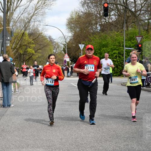 12.04.2026 - 45. Internationalen Wilhelmsburger Insellauf J. Mangold http://msf.ph/oto/9514076 12.04.2026 13:10:37 Ziel 5612, 3338, 5704, 4578, 4579, 4356, 3445, 3446, 4562, 3654, 3269, 4552, 3285, 3288, 5444, 5443, 5830, 5259, 3407, 3948, 3949, 4540, 2315, 5494, 4909, 5004, 4969, 5762, 4769, 4798, 4134, 4799, 5681, 5681, 2897, 3462, 5160, 5768, 3243, 4916, 5161, 3211, 5584, 4770, 5246, 2926, 2927, 5195, 4692, 5417, 5199, 2889, 2714, 4216, 4895, 3932, 2114, 2519, 2113 meine-sportfotos.de