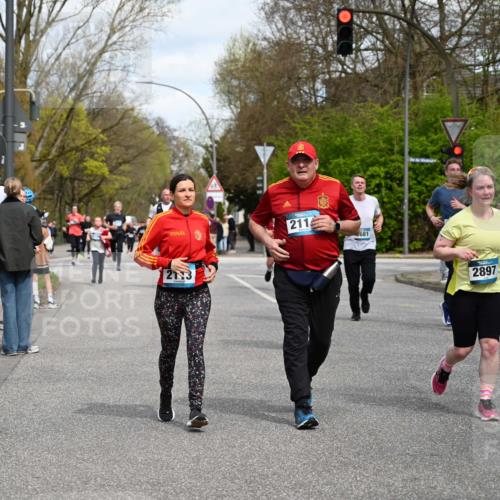 12.04.2026 - 45. Internationalen Wilhelmsburger Insellauf J. Mangold http://msf.ph/oto/9514080 12.04.2026 13:10:38 Ziel 5612, 3338, 5704, 4578, 4579, 4356, 3445, 3446, 4562, 3654, 3269, 4552, 3285, 3288, 5444, 5443, 5830, 5259, 3407, 3948, 3949, 4540, 2315, 5494, 4909, 5004, 4969, 5762, 4769, 4798, 4134, 4799, 5681, 2897, 3462, 5160, 5768, 3243, 4916, 5161, 3211, 5584, 4770, 5246, 2926, 2927, 5195, 4692, 5417, 5195, 4692, 5417, 5199, 2889, 2714, 4216, 4895, 3932, 2114, 2519, 2113, 2076, 4106 meine-sportfotos.de