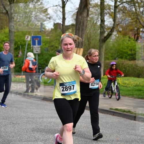 12.04.2026 - 45. Internationalen Wilhelmsburger Insellauf J. Mangold http://msf.ph/oto/9514092 12.04.2026 13:10:39 Ziel 5612, 3338, 5704, 4578, 4579, 4356, 3445, 3446, 4562, 3654, 3269, 4552, 3285, 3288, 5444, 5443, 5830, 5259, 3407, 3948, 3949, 4540, 2315, 5494, 4909, 5004, 4969, 5762, 4769, 4798, 4134, 4799, 5681, 2897, 3462, 2897, 3462, 5160, 5768, 3243, 4916, 5161, 3211, 5584, 4770, 5246, 2926, 2927, 5195, 4692, 5417, 5199, 2889, 5199, 2889, 2714, 4216, 4895, 3932, 2114, 2519, 2113, 2076, 4106, 3247 meine-sportfotos.de