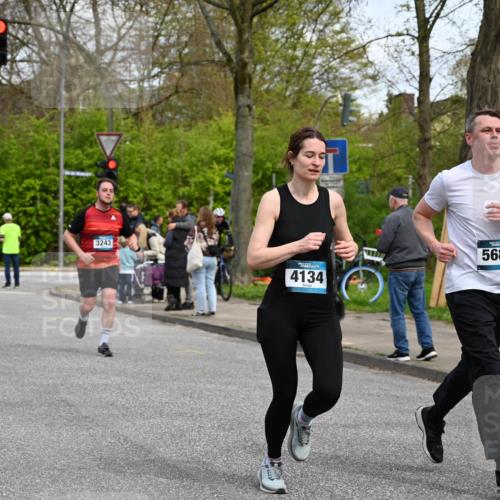 12.04.2026 - 45. Internationalen Wilhelmsburger Insellauf J. Mangold http://msf.ph/oto/9514096 12.04.2026 13:10:41 Ziel 5704, 4578, 4579, 4356, 3445, 3446, 4562, 3654, 3269, 4552, 3285, 3288, 5444, 5443, 5830, 5259, 3407, 3948, 3949, 4540, 2315, 5494, 4909, 5004, 4969, 5762, 4769, 4798, 4134, 4799, 5681, 2897, 3462, 5160, 5768, 5768, 3243, 4916, 5161, 3211, 5584, 4770, 5246, 2926, 2927, 5195, 4692, 5417, 5199, 2889, 2714, 4216, 4895, 3932, 2114, 2519, 2113, 2076, 4106, 3247, 5180 meine-sportfotos.de