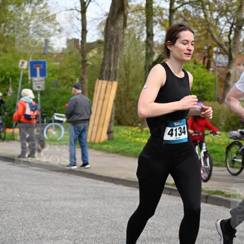 12.04.2026 - 45. Internationalen Wilhelmsburger Insellauf J. Mangold http://msf.ph/oto/9514105 12.04.2026 13:10:42 Ziel 4578, 4579, 4356, 3445, 3446, 4562, 3654, 3269, 4552, 3285, 3288, 5444, 5443, 5830, 5259, 3407, 3948, 3949, 4540, 2315, 5494, 4909, 5004, 4969, 5762, 4769, 4798, 4134, 4799, 5681, 2897, 3462, 5160, 5768, 3243, 4916, 3243, 4916, 5161, 3211, 5584, 4770, 5246, 2926, 2927, 5195, 4692, 5417, 5199, 2889, 2714, 4216, 4895, 3932, 2114, 2519, 2113, 2076, 4106, 3247, 5180, 3101 meine-sportfotos.de