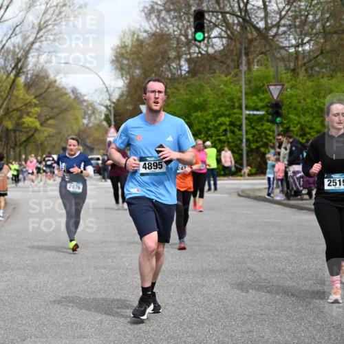 12.04.2026 - 45. Internationalen Wilhelmsburger Insellauf J. Mangold http://msf.ph/oto/9514145 12.04.2026 13:10:57 Ziel 4969, 5762, 4769, 4798, 4134, 4799, 5681, 2897, 3462, 5160, 5768, 3243, 4916, 5161, 3211, 5584, 4770, 5246, 2926, 2927, 5195, 4692, 5417, 5199, 2889, 2714, 4216, 4895, 3932, 2114, 2519, 3932, 2114, 2519, 2113, 2076, 4106, 3247, 5180, 3101, 3734, 4796, 2461, 4810, 3994, 4558, 3573, 4427, 2844, 3115, 4726, 4051, 2827, 2825 meine-sportfotos.de