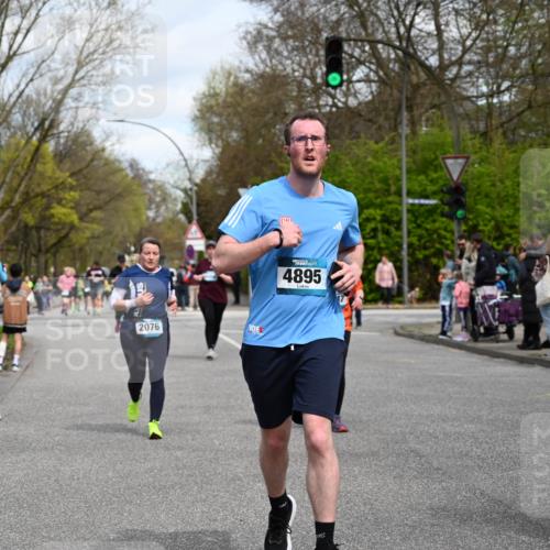 12.04.2026 - 45. Internationalen Wilhelmsburger Insellauf J. Mangold http://msf.ph/oto/9514150 12.04.2026 13:10:57 Ziel 4969, 5762, 4769, 4798, 4134, 4799, 5681, 2897, 3462, 5160, 5768, 3243, 4916, 5161, 3211, 5584, 4770, 5246, 2926, 2927, 5195, 4692, 5417, 5199, 2889, 2714, 4216, 4895, 3932, 2114, 2519, 3932, 2114, 2519, 2113, 2076, 4106, 3247, 5180, 3101, 3734, 4796, 2461, 4810, 3994, 4558, 3573, 4427, 2844, 3115, 4726, 4051, 2827, 2825 meine-sportfotos.de
