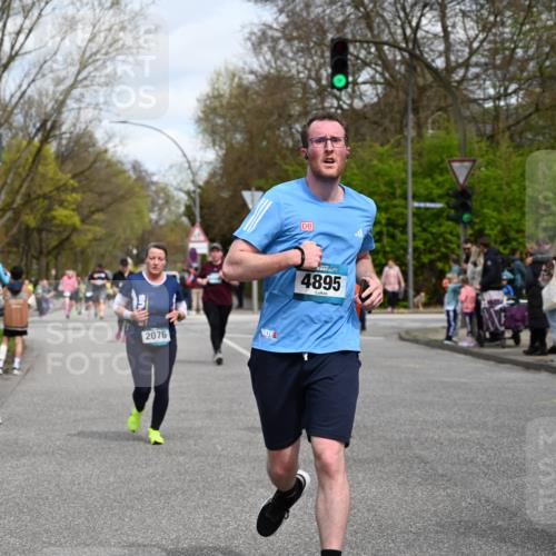 12.04.2026 - 45. Internationalen Wilhelmsburger Insellauf J. Mangold http://msf.ph/oto/9514151 12.04.2026 13:10:57 Ziel 4969, 5762, 4769, 4798, 4134, 4799, 5681, 2897, 3462, 5160, 5768, 3243, 4916, 5161, 3211, 5584, 4770, 5246, 2926, 2927, 5195, 4692, 5417, 5199, 2889, 2714, 4216, 4895, 3932, 2114, 2519, 3932, 2114, 2519, 2113, 2076, 4106, 3247, 5180, 3101, 3734, 4796, 2461, 4810, 3994, 4558, 3573, 4427, 2844, 3115, 4726, 4051, 2827, 2825 meine-sportfotos.de