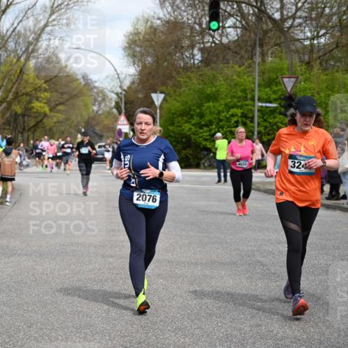 12.04.2026 - 45. Internationalen Wilhelmsburger Insellauf J. Mangold http://msf.ph/oto/9514157 12.04.2026 13:10:59 Ziel 4769, 4798, 4134, 4799, 5681, 2897, 3462, 5160, 5768, 3243, 4916, 5161, 3211, 5584, 4770, 5246, 2926, 2927, 5195, 4692, 5417, 5199, 2889, 2714, 4216, 4895, 3932, 2114, 2519, 2113, 2076, 4106, 3247, 5180, 3101, 3734, 4796, 2461, 4810, 3994, 4558, 3573, 4427, 2844, 3115, 4726, 4051, 2827, 2825, 4985 meine-sportfotos.de