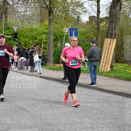12.04.2026 - 45. Internationalen Wilhelmsburger Insellauf J. Mangold http://msf.ph/oto/9514171 12.04.2026 13:11:03 Ziel 2897, 3462, 5160, 5768, 3243, 4916, 5161, 3211, 5584, 4770, 5246, 2926, 2927, 5195, 4692, 5417, 5199, 2889, 2714, 4216, 4895, 3932, 2114, 2519, 2113, 2076, 4106, 3247, 3247, 5180, 3101, 3734, 4796, 2461, 4810, 3994, 4558, 4558, 3573, 4427, 2844, 3115, 4726, 4051, 2827, 2825, 4985, 4193, 3643, 5525, 5403, 2084, 5772, 3733 meine-sportfotos.de