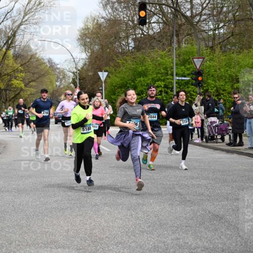 12.04.2026 - 45. Internationalen Wilhelmsburger Insellauf J. Mangold http://msf.ph/oto/9514197 12.04.2026 13:11:09 Ziel 5584, 4770, 5246, 2926, 2927, 5195, 4692, 5417, 5199, 2889, 2714, 4216, 4895, 3932, 2114, 2519, 2113, 2076, 4106, 3247, 5180, 3101, 3734, 4796, 2461, 4810, 3994, 4558, 3573, 4427, 2844, 3115, 4726, 4051, 2827, 2825, 4985, 4193, 3643, 5525, 5403, 2084, 5772, 3733, 4730, 3969, 3055, 4664 meine-sportfotos.de