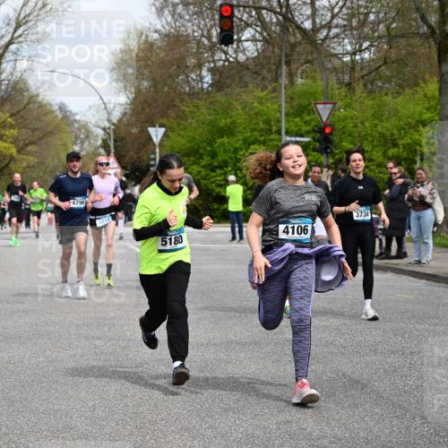 12.04.2026 - 45. Internationalen Wilhelmsburger Insellauf J. Mangold http://msf.ph/oto/9514205 12.04.2026 13:11:10 Ziel 4770, 5246, 2926, 2927, 5195, 4692, 5417, 5199, 2889, 2714, 4216, 4895, 3932, 2114, 2519, 2113, 2076, 4106, 3247, 5180, 3101, 3734, 4796, 4796, 2461, 4810, 3994, 4558, 3573, 4427, 2844, 3115, 4726, 4051, 2827, 2825, 4985, 4985, 4193, 3643, 5525, 5403, 2084, 5772, 3733, 4730, 3969, 3055, 4664 meine-sportfotos.de
