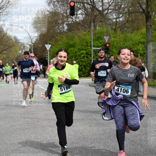 12.04.2026 - 45. Internationalen Wilhelmsburger Insellauf J. Mangold http://msf.ph/oto/9514207 12.04.2026 13:11:10 Ziel 4770, 5246, 2926, 2927, 5195, 4692, 5417, 5199, 2889, 2714, 4216, 4895, 3932, 2114, 2519, 2113, 2076, 4106, 3247, 5180, 3101, 3734, 4796, 4796, 2461, 4810, 3994, 4558, 3573, 4427, 2844, 3115, 4726, 4051, 2827, 2825, 4985, 4985, 4193, 3643, 5525, 5403, 2084, 5772, 3733, 4730, 3969, 3055, 4664 meine-sportfotos.de
