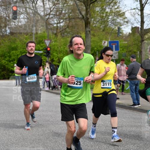 12.04.2026 - 45. Internationalen Wilhelmsburger Insellauf J. Mangold http://msf.ph/oto/9514263 12.04.2026 13:11:22 Ziel 3932, 2114, 2519, 2113, 2076, 4106, 3247, 5180, 3101, 3734, 4796, 2461, 4810, 3994, 4558, 3573, 4427, 2844, 3115, 4726, 4051, 2827, 2825, 4985, 4985, 4193, 3643, 5525, 5403, 2084, 5772, 3733, 4730, 3969, 3055, 4664, 2396, 3079, 3138, 5402, 2136, 4683, 5640, 4480, 4987, 2445, 4930 meine-sportfotos.de