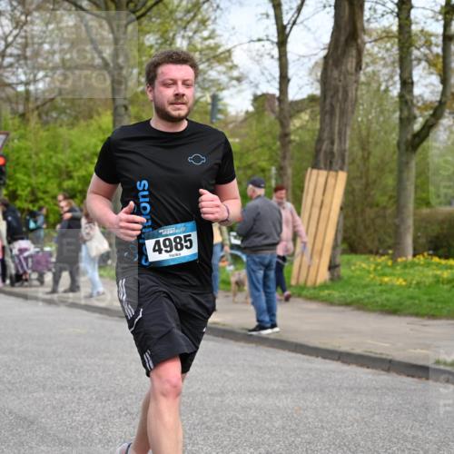 12.04.2026 - 45. Internationalen Wilhelmsburger Insellauf J. Mangold http://msf.ph/oto/9514274 12.04.2026 13:11:24 Ziel 2076, 4106, 3247, 5180, 3101, 3734, 4796, 2461, 4810, 3994, 4558, 3573, 4427, 2844, 3115, 4726, 4051, 2827, 2825, 4985, 4193, 4193, 3643, 5525, 5403, 2084, 5772, 3733, 4730, 3969, 3055, 4664, 2396, 3079, 3138, 5402, 2136, 4683, 5640, 4480, 4987, 2445, 4930, 2024 meine-sportfotos.de