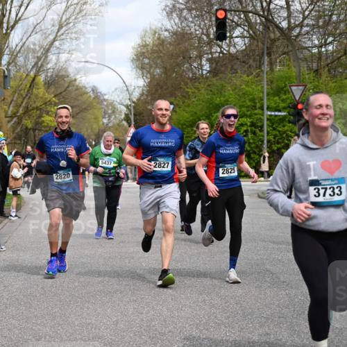 12.04.2026 - 45. Internationalen Wilhelmsburger Insellauf J. Mangold http://msf.ph/oto/9514295 12.04.2026 13:11:26 Ziel 2076, 4106, 3247, 5180, 3101, 3734, 4796, 2461, 4810, 3994, 4558, 3573, 4427, 2844, 3115, 4726, 4051, 2827, 2825, 4985, 4193, 3643, 5525, 5403, 2084, 5772, 2084, 5772, 3733, 4730, 3969, 3055, 4664, 2396, 3079, 3138, 5402, 5402, 2136, 4683, 5640, 4480, 4987, 2445, 4930, 2024, 4328 meine-sportfotos.de