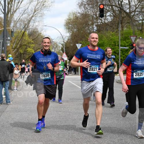 12.04.2026 - 45. Internationalen Wilhelmsburger Insellauf J. Mangold http://msf.ph/oto/9514303 12.04.2026 13:11:27 Ziel 2076, 4106, 3247, 5180, 3101, 3734, 4796, 2461, 4810, 3994, 4558, 3573, 4427, 2844, 3115, 4726, 4051, 2827, 2825, 4985, 4193, 3643, 5525, 5403, 2084, 5772, 3733, 3733, 4730, 3969, 3055, 4664, 2396, 3079, 3138, 5402, 2136, 2136, 4683, 5640, 4480, 4987, 2445, 4930, 2024, 4328, 4276, 5031 meine-sportfotos.de