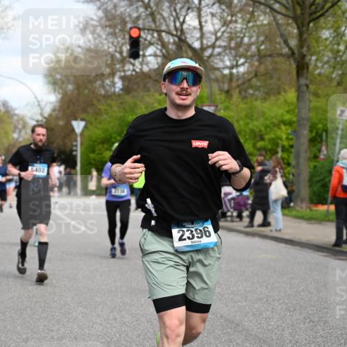 12.04.2026 - 45. Internationalen Wilhelmsburger Insellauf J. Mangold http://msf.ph/oto/9514369 12.04.2026 13:11:35 Ziel 4796, 2461, 4810, 3994, 4558, 3573, 4427, 2844, 3115, 4726, 4051, 2827, 2825, 4985, 4193, 3643, 5525, 5403, 2084, 5772, 3733, 4730, 3969, 3055, 4664, 2396, 3079, 2396, 3079, 3138, 5402, 2136, 4683, 5640, 4480, 4987, 2445, 4930, 2024, 2024, 4328, 4276, 5031, 4532, 2742, 5437 meine-sportfotos.de