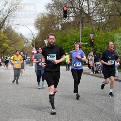 12.04.2026 - 45. Internationalen Wilhelmsburger Insellauf J. Mangold http://msf.ph/oto/9514375 12.04.2026 13:11:36 Ziel 2461, 4810, 3994, 4558, 3573, 4427, 2844, 3115, 4726, 4051, 2827, 2825, 4985, 4193, 3643, 5525, 5403, 2084, 5772, 3733, 4730, 3969, 3055, 4664, 2396, 3079, 3138, 5402, 2136, 4683, 5640, 4480, 4987, 2445, 4930, 2024, 4328, 4276, 5031, 4532, 2742, 5437 meine-sportfotos.de