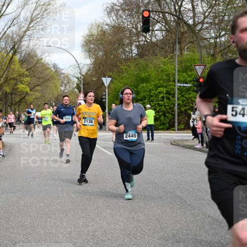 12.04.2026 - 45. Internationalen Wilhelmsburger Insellauf J. Mangold http://msf.ph/oto/9514385 12.04.2026 13:11:38 Ziel 2461, 4810, 3994, 4558, 3573, 4427, 2844, 3115, 4726, 4051, 2827, 2825, 4985, 4193, 3643, 5525, 5403, 2084, 5772, 3733, 4730, 3969, 3055, 4664, 2396, 3079, 3138, 5402, 5402, 2136, 4683, 5640, 4480, 4987, 2445, 4930, 2024, 4328, 4276, 5031, 4532, 2742, 5437, 4847, 4846 meine-sportfotos.de