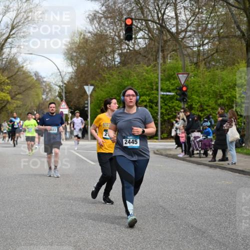 12.04.2026 - 45. Internationalen Wilhelmsburger Insellauf J. Mangold http://msf.ph/oto/9514392 12.04.2026 13:11:38 Ziel 2461, 4810, 3994, 4558, 3573, 4427, 2844, 3115, 4726, 4051, 2827, 2825, 4985, 4193, 3643, 5525, 5403, 2084, 5772, 3733, 4730, 3969, 3055, 4664, 2396, 3079, 3138, 5402, 5402, 2136, 4683, 5640, 4480, 4987, 2445, 4930, 2024, 4328, 4276, 5031, 4532, 2742, 5437, 4847, 4846 meine-sportfotos.de