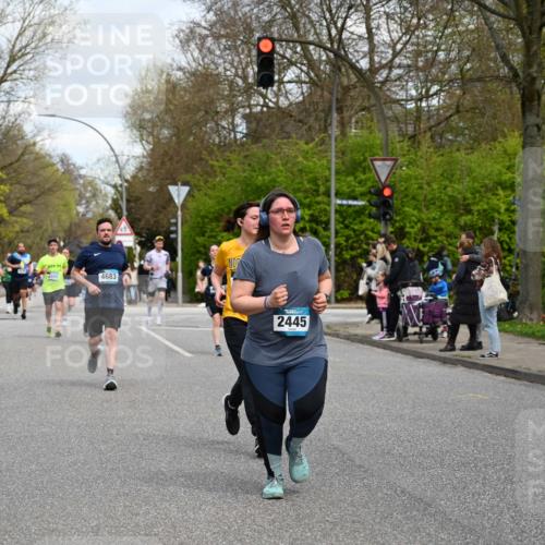 12.04.2026 - 45. Internationalen Wilhelmsburger Insellauf J. Mangold http://msf.ph/oto/9514394 12.04.2026 13:11:38 Ziel 2461, 4810, 3994, 4558, 3573, 4427, 2844, 3115, 4726, 4051, 2827, 2825, 4985, 4193, 3643, 5525, 5403, 2084, 5772, 3733, 4730, 3969, 3055, 4664, 2396, 3079, 3138, 5402, 5402, 2136, 4683, 5640, 4480, 4987, 2445, 4930, 2024, 4328, 4276, 5031, 4532, 2742, 5437, 4847, 4846 meine-sportfotos.de