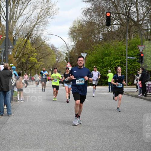 12.04.2026 - 45. Internationalen Wilhelmsburger Insellauf J. Mangold http://msf.ph/oto/9514403 12.04.2026 13:11:40 Ziel 4558, 3573, 4427, 2844, 3115, 4726, 4051, 2827, 2825, 4985, 4193, 3643, 5525, 5403, 2084, 5772, 3733, 4730, 3969, 3055, 4664, 2396, 3079, 3138, 5402, 2136, 4683, 4683, 5640, 4480, 4987, 2445, 4930, 2024, 4328, 4276, 5031, 4532, 2742, 4532, 2742, 5437, 4847, 4846 meine-sportfotos.de