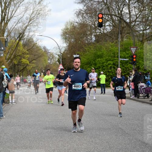 12.04.2026 - 45. Internationalen Wilhelmsburger Insellauf J. Mangold http://msf.ph/oto/9514407 12.04.2026 13:11:40 Ziel 4558, 3573, 4427, 2844, 3115, 4726, 4051, 2827, 2825, 4985, 4193, 3643, 5525, 5403, 2084, 5772, 3733, 4730, 3969, 3055, 4664, 2396, 3079, 3138, 5402, 2136, 4683, 4683, 5640, 4480, 4987, 2445, 4930, 2024, 4328, 4276, 5031, 4532, 2742, 4532, 2742, 5437, 4847, 4846 meine-sportfotos.de