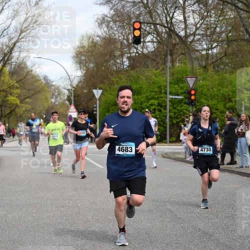 12.04.2026 - 45. Internationalen Wilhelmsburger Insellauf J. Mangold http://msf.ph/oto/9514415 12.04.2026 13:11:41 Ziel 3573, 4427, 2844, 3115, 4726, 4051, 2827, 2825, 4985, 4193, 3643, 5525, 5403, 2084, 5772, 3733, 4730, 3969, 3055, 4664, 2396, 3079, 3138, 5402, 2136, 4683, 5640, 4480, 4987, 2445, 4930, 2024, 4328, 4276, 5031, 4532, 2742, 5437, 4847, 4846, 4850 meine-sportfotos.de