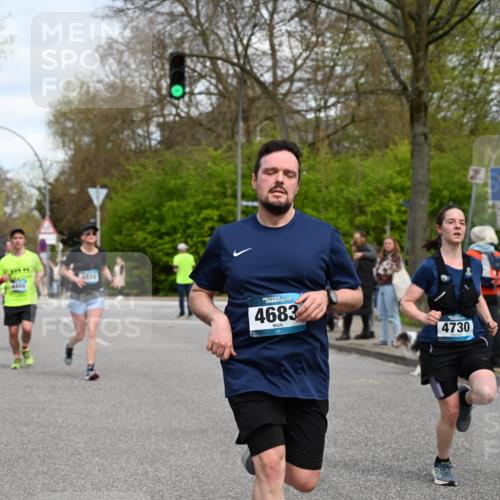 12.04.2026 - 45. Internationalen Wilhelmsburger Insellauf J. Mangold http://msf.ph/oto/9514423 12.04.2026 13:11:42 Ziel 4427, 2844, 3115, 4726, 4051, 2827, 2825, 4985, 4193, 3643, 5525, 5403, 2084, 5772, 3733, 4730, 3969, 3055, 4664, 2396, 3079, 3138, 5402, 2136, 4683, 5640, 5640, 4480, 4987, 2445, 4930, 2024, 4328, 4276, 5031, 4532, 2742, 5437, 4847, 4846, 4850 meine-sportfotos.de