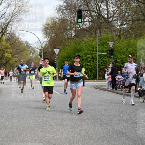 12.04.2026 - 45. Internationalen Wilhelmsburger Insellauf J. Mangold http://msf.ph/oto/9514427 12.04.2026 13:11:43 Ziel 3115, 4726, 4051, 2827, 2825, 4985, 4193, 3643, 5525, 5403, 2084, 5772, 3733, 4730, 3969, 3055, 4664, 2396, 3079, 3138, 5402, 2136, 4683, 5640, 4480, 4480, 4987, 2445, 4930, 2024, 4328, 4276, 5031, 4532, 2742, 5437, 4847, 4846, 4850, 4550 meine-sportfotos.de