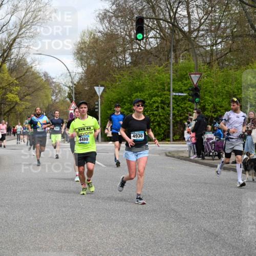 12.04.2026 - 45. Internationalen Wilhelmsburger Insellauf J. Mangold http://msf.ph/oto/9514428 12.04.2026 13:11:43 Ziel 3115, 4726, 4051, 2827, 2825, 4985, 4193, 3643, 5525, 5403, 2084, 5772, 3733, 4730, 3969, 3055, 4664, 2396, 3079, 3138, 5402, 2136, 4683, 5640, 4480, 4480, 4987, 2445, 4930, 2024, 4328, 4276, 5031, 4532, 2742, 5437, 4847, 4846, 4850, 4550 meine-sportfotos.de