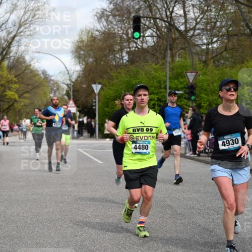 12.04.2026 - 45. Internationalen Wilhelmsburger Insellauf J. Mangold http://msf.ph/oto/9514443 12.04.2026 13:11:45 Ziel 2827, 2825, 4985, 4193, 3643, 5525, 5403, 2084, 5772, 3733, 4730, 3969, 3055, 4664, 2396, 3079, 3138, 5402, 2136, 4683, 5640, 4480, 4987, 2445, 4987, 2445, 4930, 2024, 4328, 4276, 5031, 4532, 2742, 5437, 4847, 4846, 4850, 4550, 3914 meine-sportfotos.de