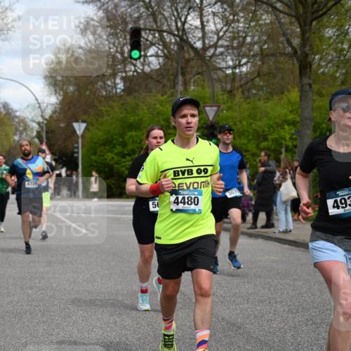 12.04.2026 - 45. Internationalen Wilhelmsburger Insellauf J. Mangold http://msf.ph/oto/9514449 12.04.2026 13:11:45 Ziel 2827, 2825, 4985, 4193, 3643, 5525, 5403, 2084, 5772, 3733, 4730, 3969, 3055, 4664, 2396, 3079, 3138, 5402, 2136, 4683, 5640, 4480, 4987, 2445, 4987, 2445, 4930, 2024, 4328, 4276, 5031, 4532, 2742, 5437, 4847, 4846, 4850, 4550, 3914 meine-sportfotos.de