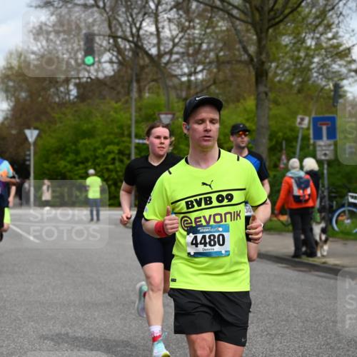 12.04.2026 - 45. Internationalen Wilhelmsburger Insellauf J. Mangold http://msf.ph/oto/9514455 12.04.2026 13:11:46 Ziel 4985, 4193, 3643, 5525, 5403, 2084, 5772, 3733, 4730, 3969, 3055, 4664, 2396, 3079, 3138, 5402, 2136, 4683, 5640, 4480, 4987, 2445, 4930, 4930, 2024, 4328, 4276, 5031, 4532, 2742, 5437, 4847, 4846, 4850, 4550, 3914 meine-sportfotos.de