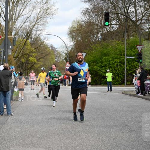 12.04.2026 - 45. Internationalen Wilhelmsburger Insellauf J. Mangold http://msf.ph/oto/9514457 12.04.2026 13:11:47 Ziel 4985, 4193, 3643, 5525, 5403, 2084, 5772, 3733, 4730, 3969, 3055, 4664, 2396, 3079, 3138, 5402, 2136, 4683, 5640, 4480, 4987, 2445, 4930, 2024, 2024, 4328, 4276, 5031, 4532, 2742, 5437, 4847, 4846, 4850, 4550, 3914, 2545, 3352 meine-sportfotos.de
