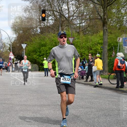 12.04.2026 - 45. Internationalen Wilhelmsburger Insellauf J. Mangold http://msf.ph/oto/9514481 12.04.2026 13:11:55 Ziel 4730, 3969, 3055, 4664, 2396, 3079, 3138, 5402, 2136, 4683, 5640, 4480, 4987, 2445, 4930, 2024, 4328, 4276, 5031, 4532, 2742, 5437, 4847, 4846, 4850, 4550, 4550, 3914, 2545, 3352, 3348 meine-sportfotos.de