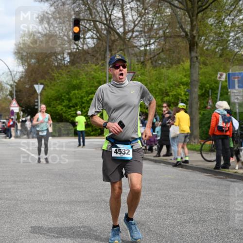 12.04.2026 - 45. Internationalen Wilhelmsburger Insellauf J. Mangold http://msf.ph/oto/9514482 12.04.2026 13:11:55 Ziel 4730, 3969, 3055, 4664, 2396, 3079, 3138, 5402, 2136, 4683, 5640, 4480, 4987, 2445, 4930, 2024, 4328, 4276, 5031, 4532, 2742, 5437, 4847, 4846, 4850, 4550, 4550, 3914, 2545, 3352, 3348 meine-sportfotos.de