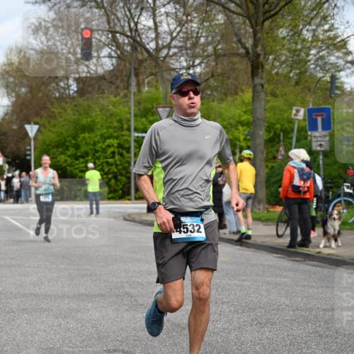 12.04.2026 - 45. Internationalen Wilhelmsburger Insellauf J. Mangold http://msf.ph/oto/9514485 12.04.2026 13:11:55 Ziel 4730, 3969, 3055, 4664, 2396, 3079, 3138, 5402, 2136, 4683, 5640, 4480, 4987, 2445, 4930, 2024, 4328, 4276, 5031, 4532, 2742, 5437, 4847, 4846, 4850, 4550, 4550, 3914, 2545, 3352, 3348 meine-sportfotos.de