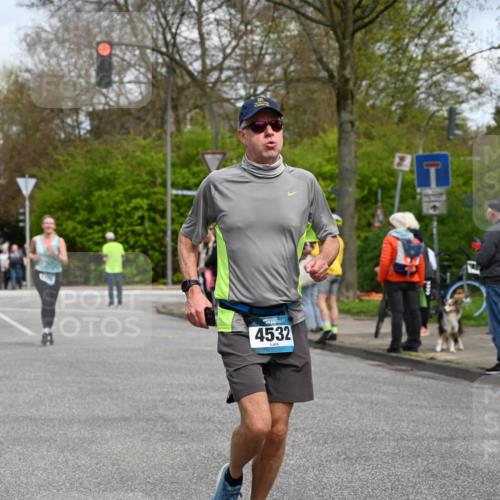 12.04.2026 - 45. Internationalen Wilhelmsburger Insellauf J. Mangold http://msf.ph/oto/9514486 12.04.2026 13:11:55 Ziel 4730, 3969, 3055, 4664, 2396, 3079, 3138, 5402, 2136, 4683, 5640, 4480, 4987, 2445, 4930, 2024, 4328, 4276, 5031, 4532, 2742, 5437, 4847, 4846, 4850, 4550, 4550, 3914, 2545, 3352, 3348 meine-sportfotos.de