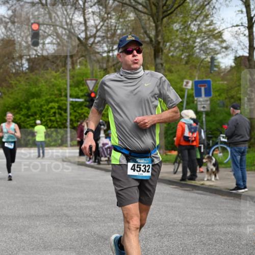 12.04.2026 - 45. Internationalen Wilhelmsburger Insellauf J. Mangold http://msf.ph/oto/9514488 12.04.2026 13:11:55 Ziel 4730, 3969, 3055, 4664, 2396, 3079, 3138, 5402, 2136, 4683, 5640, 4480, 4987, 2445, 4930, 2024, 4328, 4276, 5031, 4532, 2742, 5437, 4847, 4846, 4850, 4550, 4550, 3914, 2545, 3352, 3348 meine-sportfotos.de