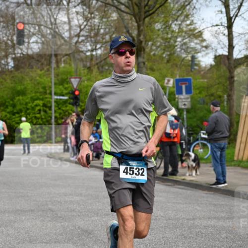 12.04.2026 - 45. Internationalen Wilhelmsburger Insellauf J. Mangold http://msf.ph/oto/9514489 12.04.2026 13:11:56 Ziel 4730, 3969, 3055, 4664, 2396, 3079, 3138, 5402, 2136, 4683, 5640, 4480, 4987, 2445, 4930, 2024, 4328, 4276, 5031, 4532, 2742, 5437, 5437, 4847, 4846, 4850, 4550, 3914, 2545, 3352, 3348, 5750 meine-sportfotos.de