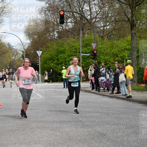 12.04.2026 - 45. Internationalen Wilhelmsburger Insellauf J. Mangold http://msf.ph/oto/9514494 12.04.2026 13:11:57 Ziel 3055, 4664, 2396, 3079, 3138, 5402, 2136, 4683, 5640, 4480, 4987, 2445, 4930, 2024, 4328, 4276, 5031, 4532, 2742, 5437, 4847, 4846, 4850, 4550, 3914, 3914, 2545, 3352, 3348, 5750, 5855, 2280 meine-sportfotos.de