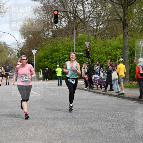 12.04.2026 - 45. Internationalen Wilhelmsburger Insellauf J. Mangold http://msf.ph/oto/9514496 12.04.2026 13:11:57 Ziel 3055, 4664, 2396, 3079, 3138, 5402, 2136, 4683, 5640, 4480, 4987, 2445, 4930, 2024, 4328, 4276, 5031, 4532, 2742, 5437, 4847, 4846, 4850, 4550, 3914, 3914, 2545, 3352, 3348, 5750, 5855, 2280 meine-sportfotos.de