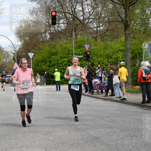 12.04.2026 - 45. Internationalen Wilhelmsburger Insellauf J. Mangold http://msf.ph/oto/9514498 12.04.2026 13:11:58 Ziel 2396, 3079, 3138, 5402, 2136, 4683, 5640, 4480, 4987, 2445, 4930, 2024, 4328, 4276, 5031, 4532, 2742, 5437, 4847, 4846, 4850, 4550, 3914, 2545, 3352, 3348, 5750, 5855, 2280 meine-sportfotos.de