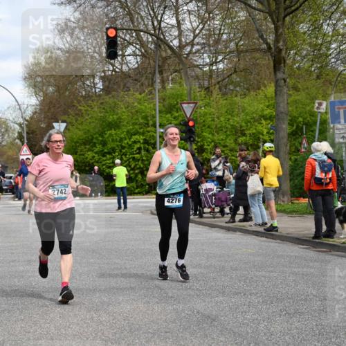 12.04.2026 - 45. Internationalen Wilhelmsburger Insellauf J. Mangold http://msf.ph/oto/9514500 12.04.2026 13:11:58 Ziel 2396, 3079, 3138, 5402, 2136, 4683, 5640, 4480, 4987, 2445, 4930, 2024, 4328, 4276, 5031, 4532, 2742, 5437, 4847, 4846, 4850, 4550, 3914, 2545, 3352, 3348, 5750, 5855, 2280 meine-sportfotos.de