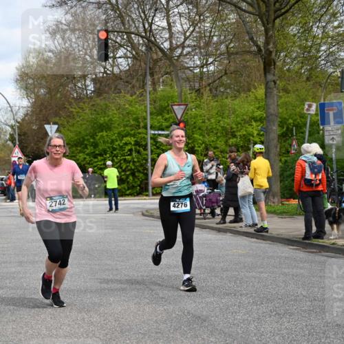 12.04.2026 - 45. Internationalen Wilhelmsburger Insellauf J. Mangold http://msf.ph/oto/9514502 12.04.2026 13:11:58 Ziel 2396, 3079, 3138, 5402, 2136, 4683, 5640, 4480, 4987, 2445, 4930, 2024, 4328, 4276, 5031, 4532, 2742, 5437, 4847, 4846, 4850, 4550, 3914, 2545, 3352, 3348, 5750, 5855, 2280 meine-sportfotos.de